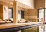 Piscine intérieure avec hydromassage à Aix-en-Provence Renaissance Aix-en-Provence Hotel