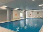 Piscine intérieure avec hydromassage à La Mongie Résidence Mer & Golf Tourmalet à La Mongie