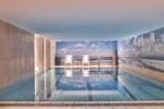 Piscine intérieure avec hydromassage à Le Touquet-Paris-Plage Hôtel Barrière Le Westminster