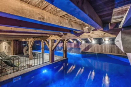 Piscine intérieure avec spa Hotel & Spa Le Val d'Isère à Val d'Isère