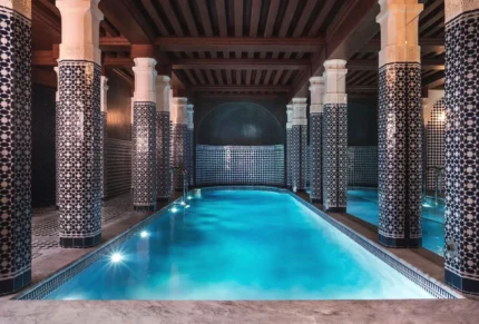 Piscine intérieure avec spa Maison Proust, Hotel & Spa La Mer dans le 3e arrondissement de Paris