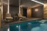Piscine intérieure avec vue et spa dans le 16e arrondissement de Paris Hôtel L'Ormaie & Spa