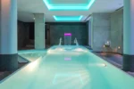 Piscine intérieure chauffée avec spa Grand Hôtel des Alpes Hôtels avec spa dans le quartier du City Centre à Chamonix-Mont-Blanc