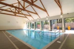 Piscine intérieure chauffée avec spa Loire & Sens à Juigné-sur-Loire