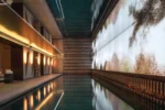 Piscine intérieure chauffée avec spa Nolinski Paris - Evok Collection dans le 1er arrondissement de Paris