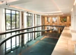 Piscine intérieure et spa privatif à Saint-Paul-de-Vence Domaine du Mas De Pierre