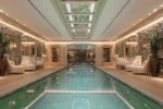 Piscine intérieure et spa privatif dans le 8e arrondissement de Paris Hotel de Crillon