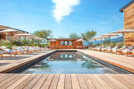 Piscine Jiva Hill Resort Genève à Crozet
