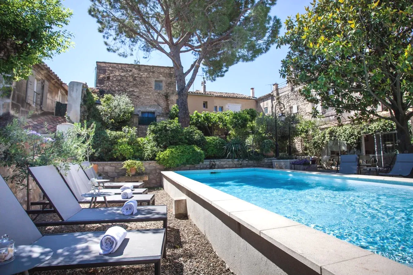 Piscine La Regalido à Fontvieille Piscine La Regalido à Fontvieille