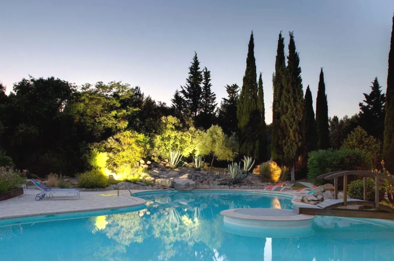 Piscine La Villa Vicha, The Originals Relais à Aubais Piscine La Villa Vicha, The Originals Relais à Aubais
