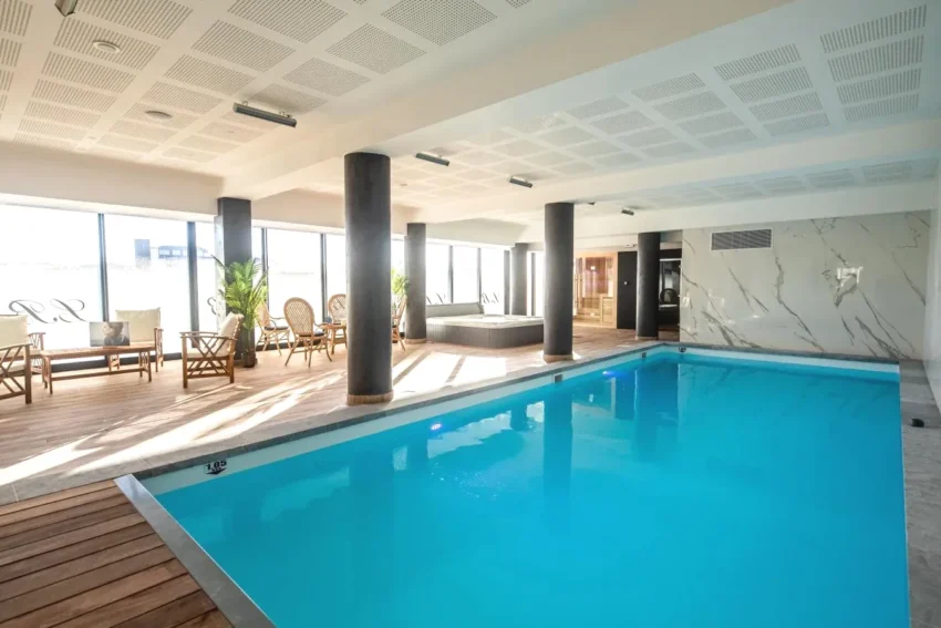 SpaHotels Expert Score Le Barracuda & Spa, Centre Port, pieds dans l&rsquo;eau, vue mer