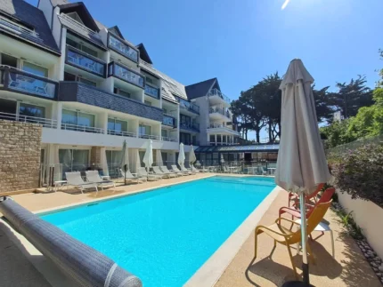 Piscine Le Churchill Hôtel & Spa à Carnac