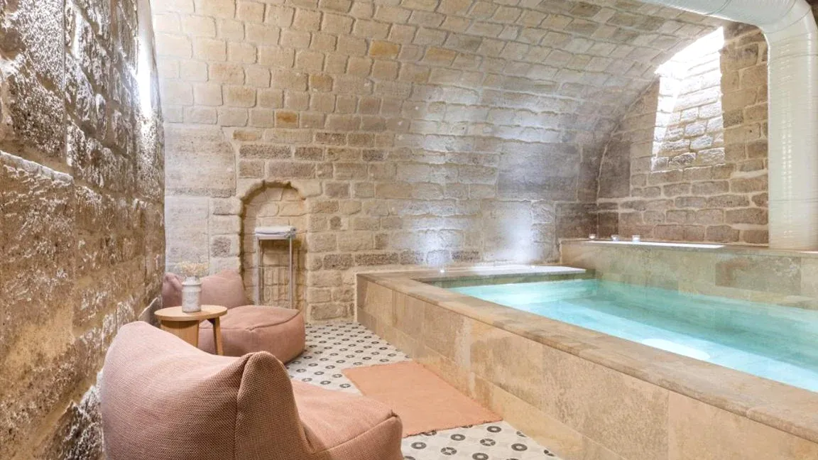 Piscine Le Petit Beaumarchais Hotel & Spa à Paris Piscine Le Petit Beaumarchais Hotel & Spa à Paris