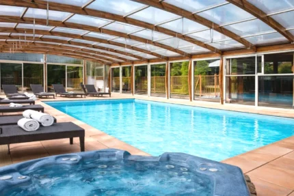 Piscine Logis Hotel Le Lac à Embrun