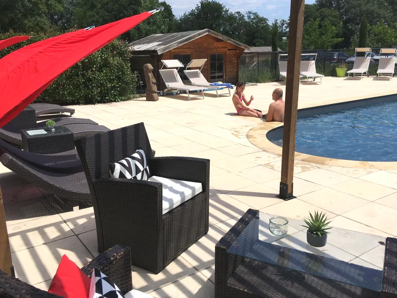 Piscine Logis Hôtel & Spa Déjeunez Sous L'Arbre à Rousset Piscine Logis Hôtel & Spa Déjeunez Sous L'Arbre à Rousset