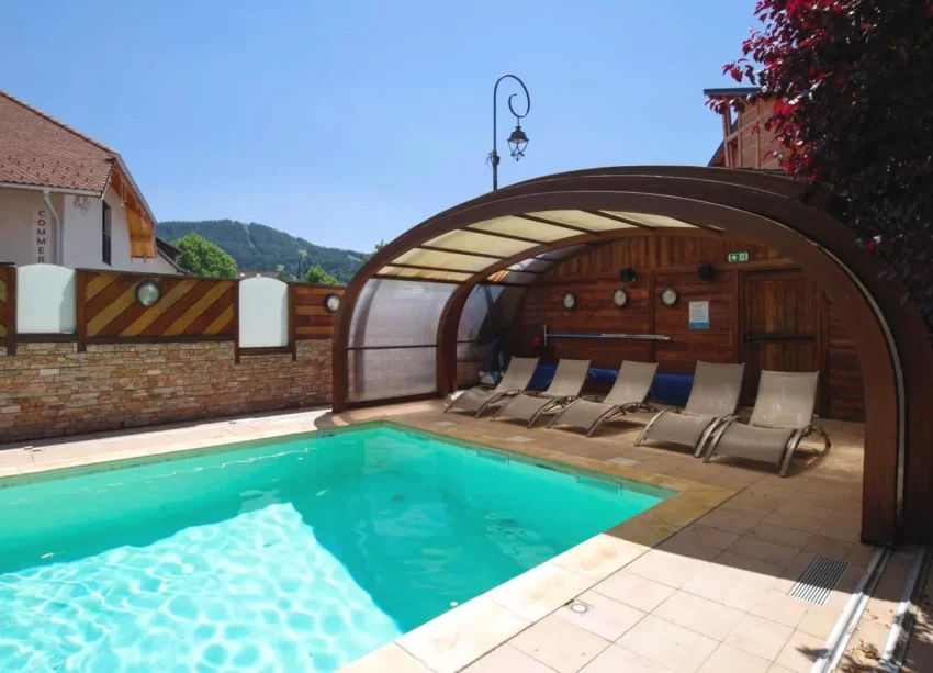 Piscine Logis Hôtel & Spa Les Autanes à Ancelle