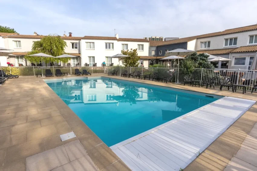 Piscine Logis LE RABELAIS Hôtel- Restaurant - SPA à Fontenay-le-Comte