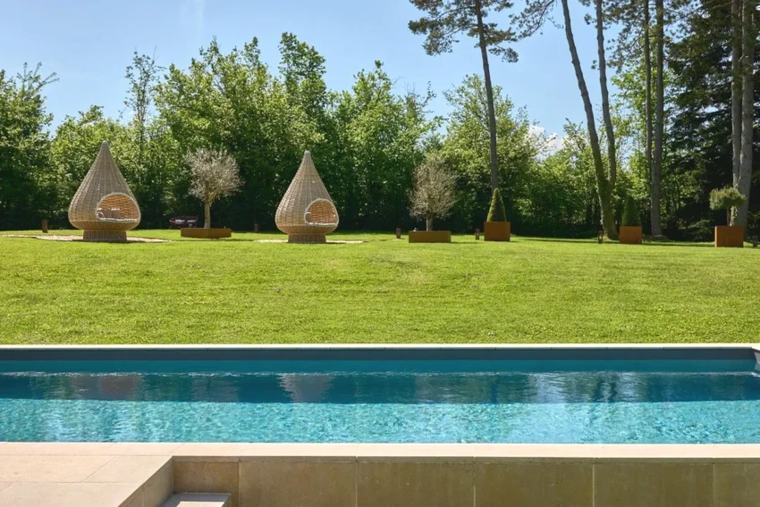 Piscine Maison Zugno Hôtel & Spa à Barretaine