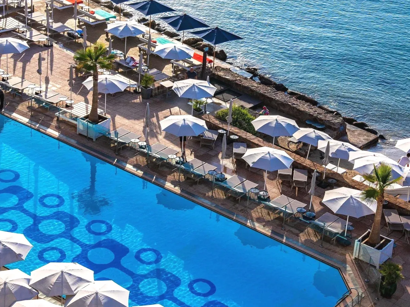 Piscine Pullman Cannes Mandelieu à Mandelieu-la-Napoule Piscine Pullman Cannes Mandelieu à Mandelieu-la-Napoule