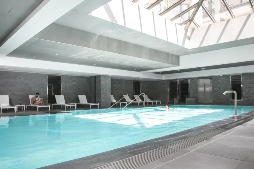 Piscine Relais Spa Chessy Val d'Europe à Chessy