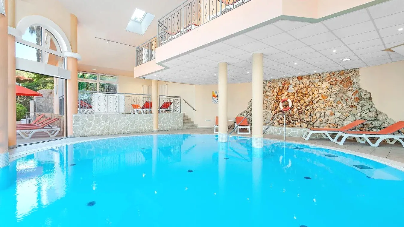 Piscine Résidence les Tourelles à Sainte-Maxime Piscine Résidence les Tourelles à Sainte-Maxime
