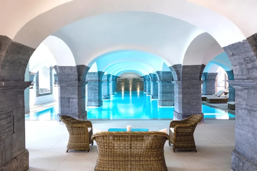 Piscine Royal Hainaut Spa & Resort Hotel à Valenciennes