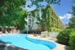 Piscine Villa Borghese, The Originals Relais à Gréoux-les-Bains