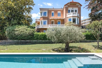 Piscine Villa Elisa M à Aubenas