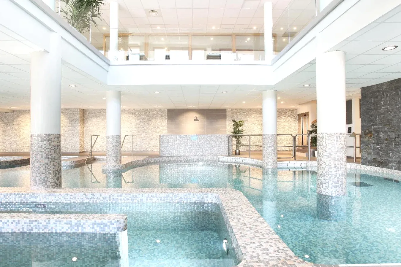 Résidence Odalys Mendi Alde piscine intérieure avec spa à La Clusaz Résidence Odalys Mendi Alde piscine intérieure avec spa à La Clusaz