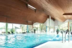 Résidence Valdys Thalasso & Spa - les Pins piscine intérieure avec vue et spa à Saint-Jean-de-Monts