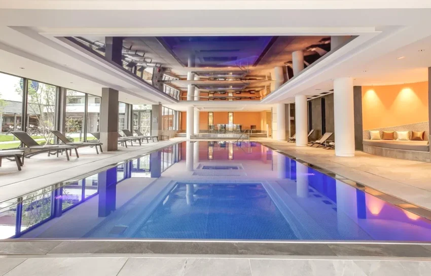 Rivage Hôtel & Spa Annecy espace spa avec piscine intérieure à Annecy