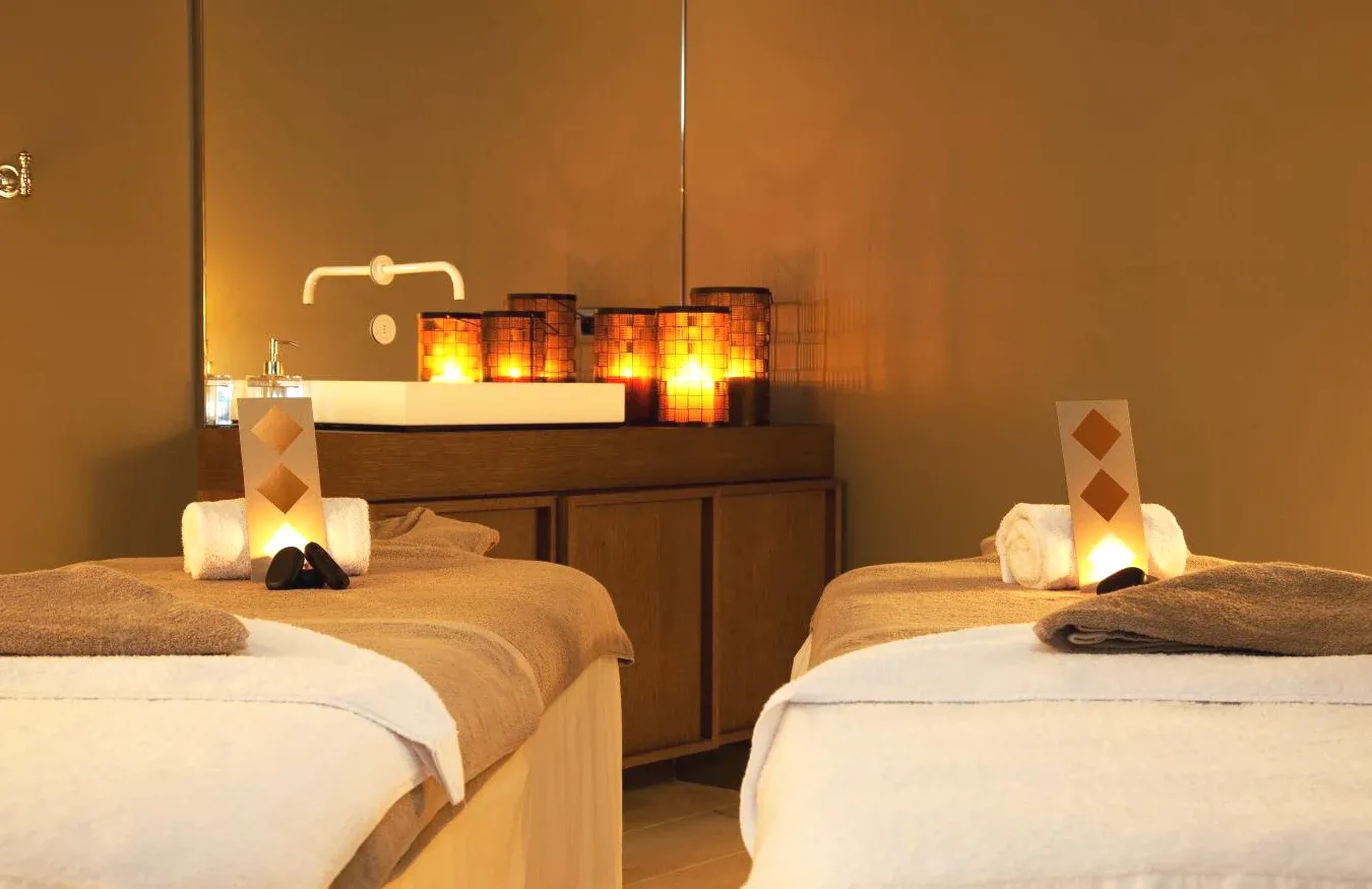 Salle de massage Relais de Chambord a Small Luxury Hotels of the World à Chambord Salle de massage Relais de Chambord a Small Luxury Hotels of the World à Chambord
