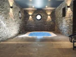 Spa avec jacuzzi et piscine intérieure à Vars Hôtel 16 | 150 Montagne & Spa Nuxe