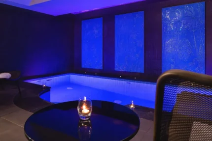 Spa avec piscine intérieure Hotel & Spa La Belle Juliette dans le 6e arrondissement de Paris